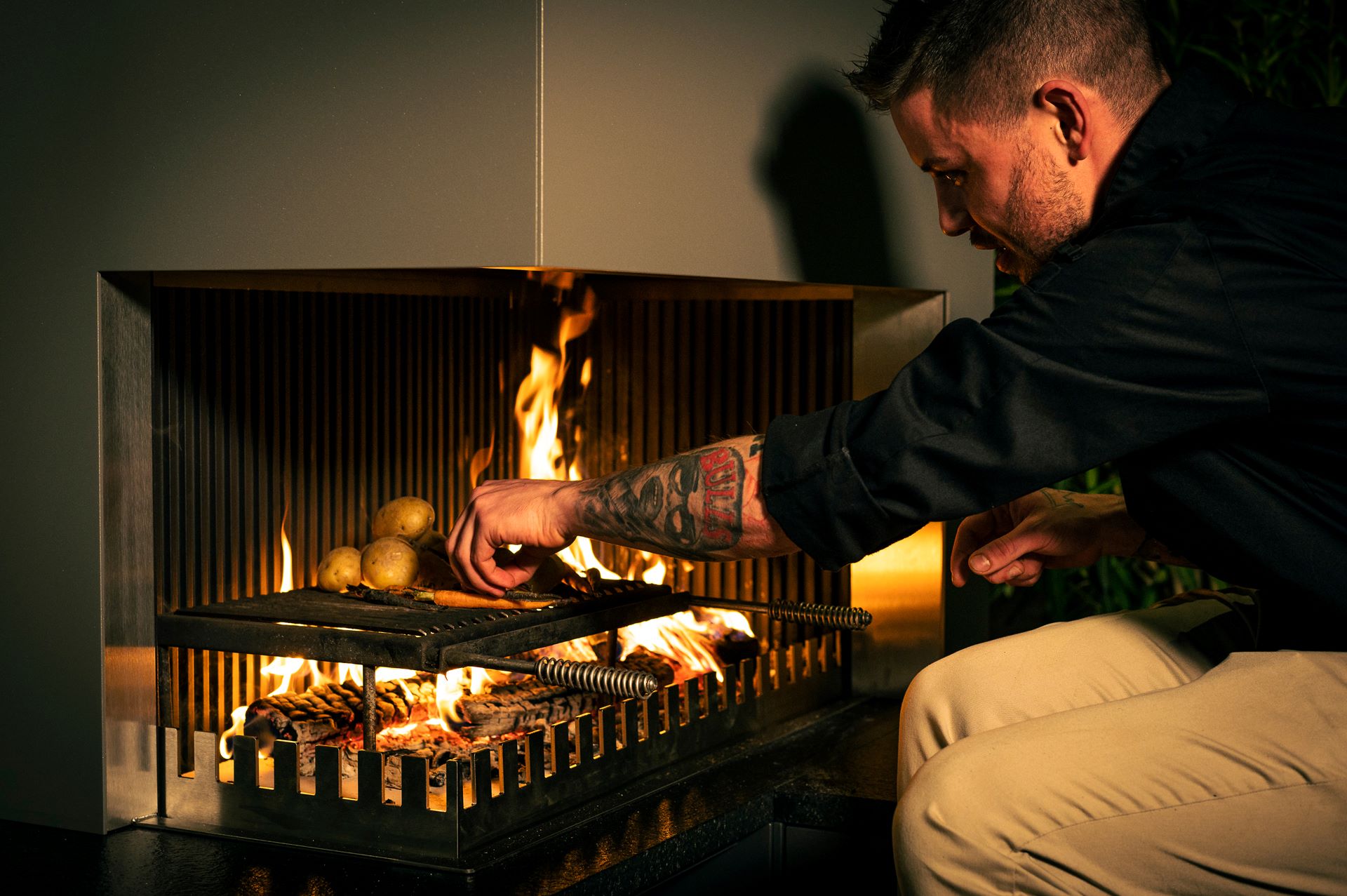 Grillezés kültéri tűzrakón