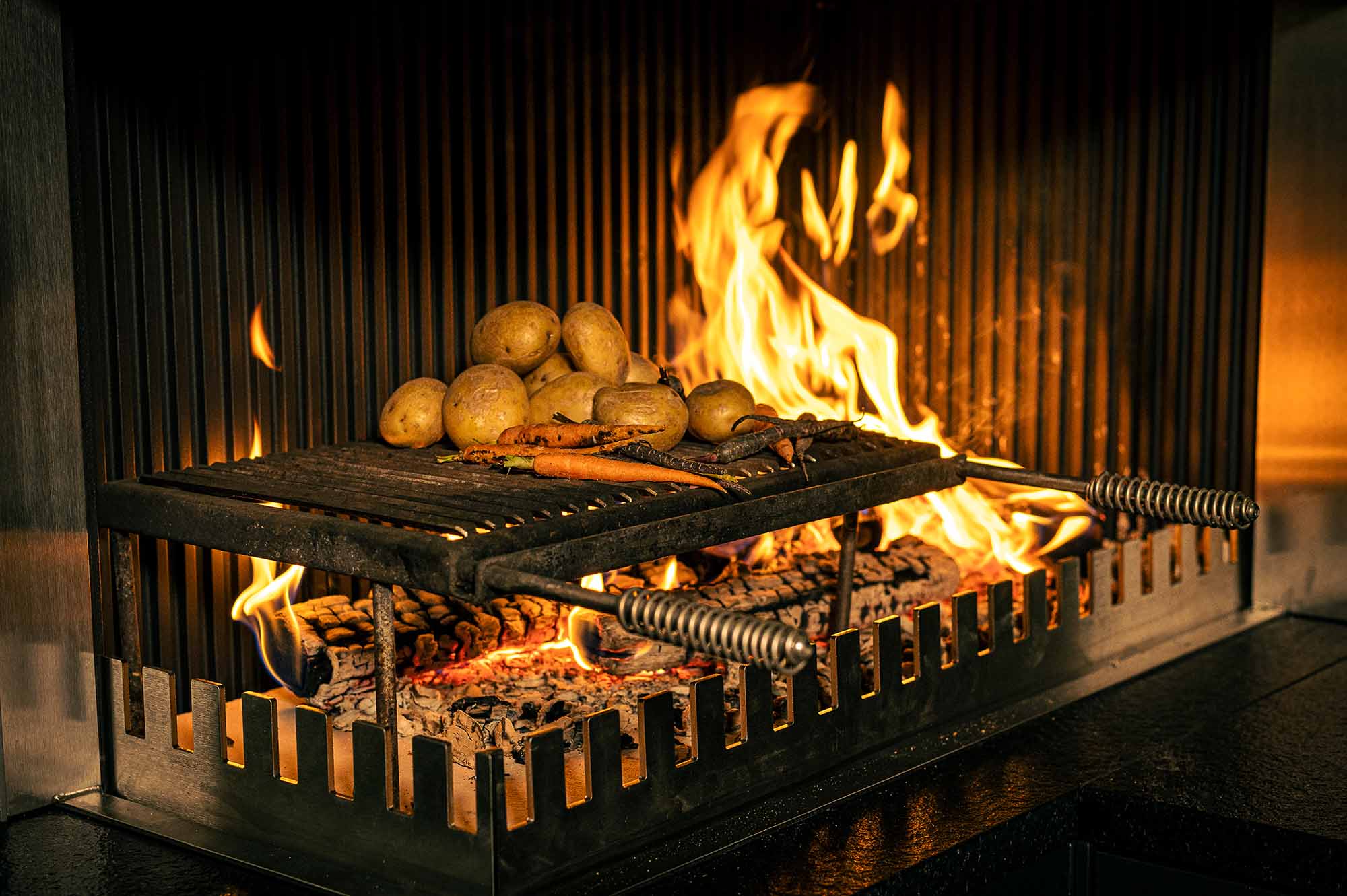 Kültéri tűzrakó grillráccsal