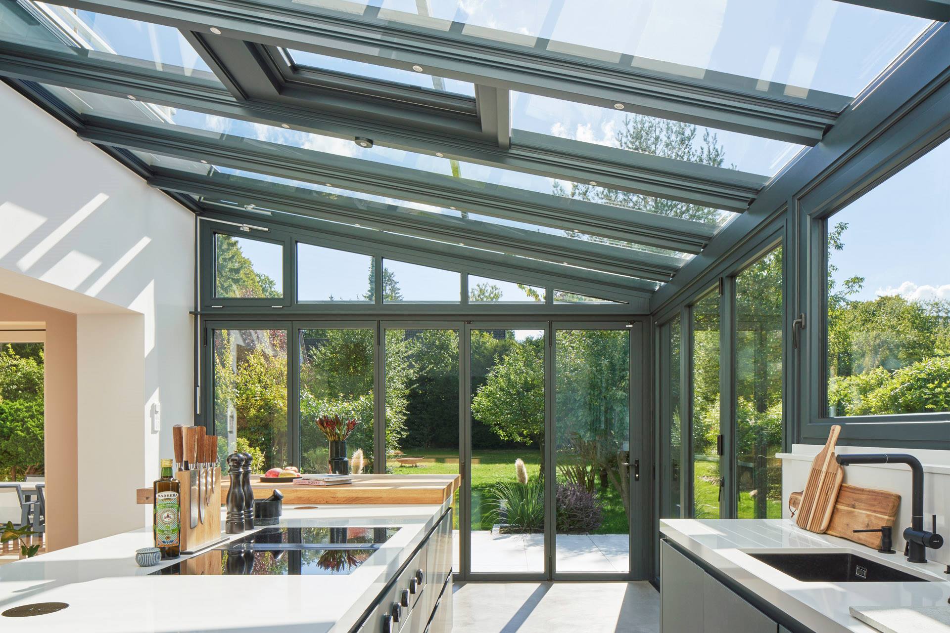 Télikert berendezése, konyha egy Solarlux télikertben