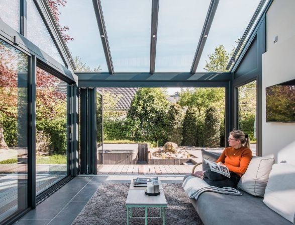 Télikert berendezése, Solarlux