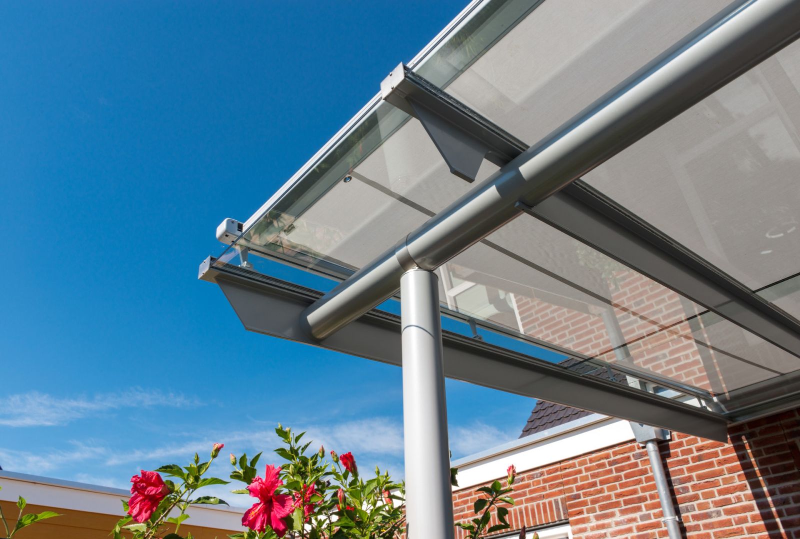 Solarlux üvegtető üveg feletti árnyékolással