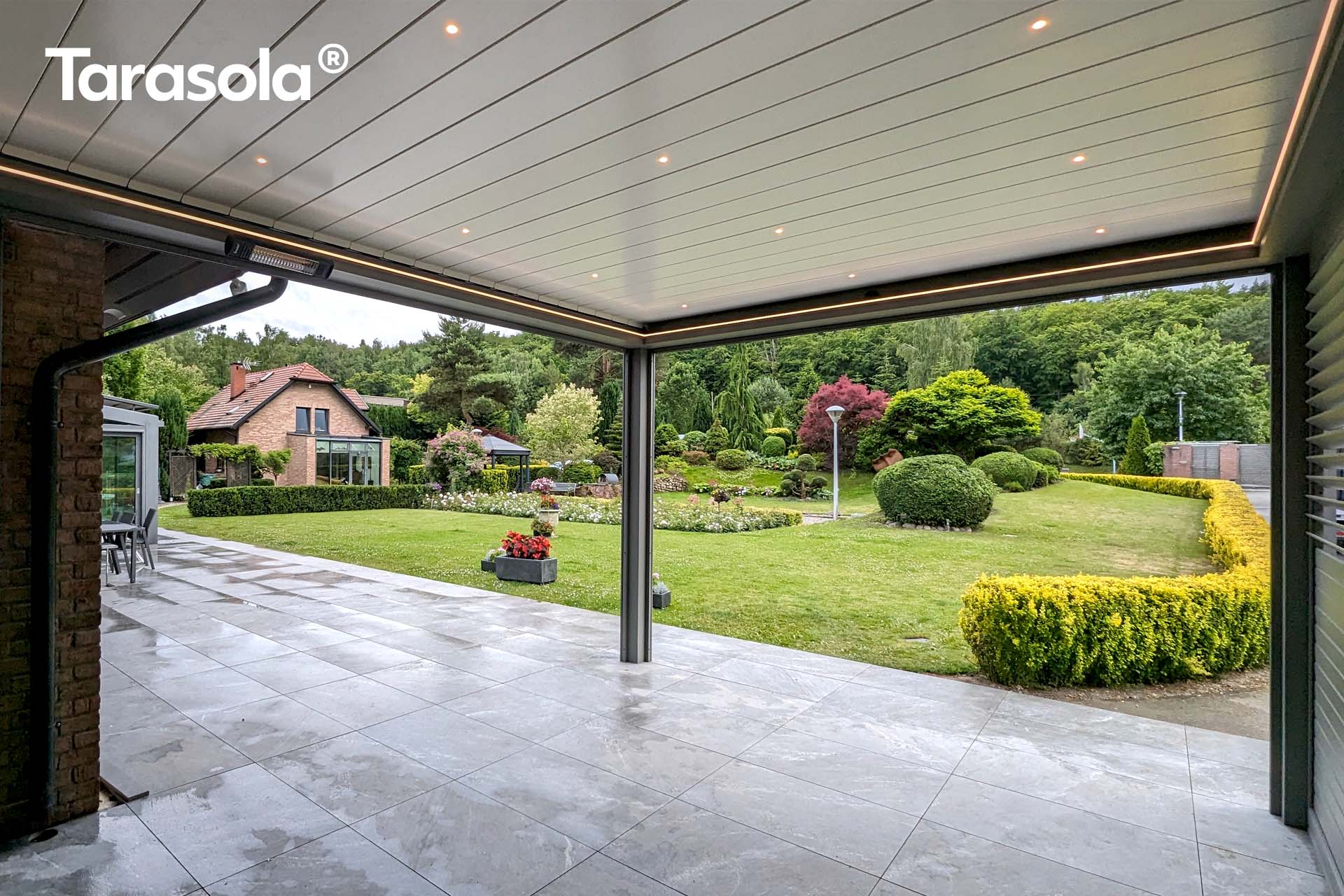 Lamellás pergola Tarasola Technic Pro használata esőben
