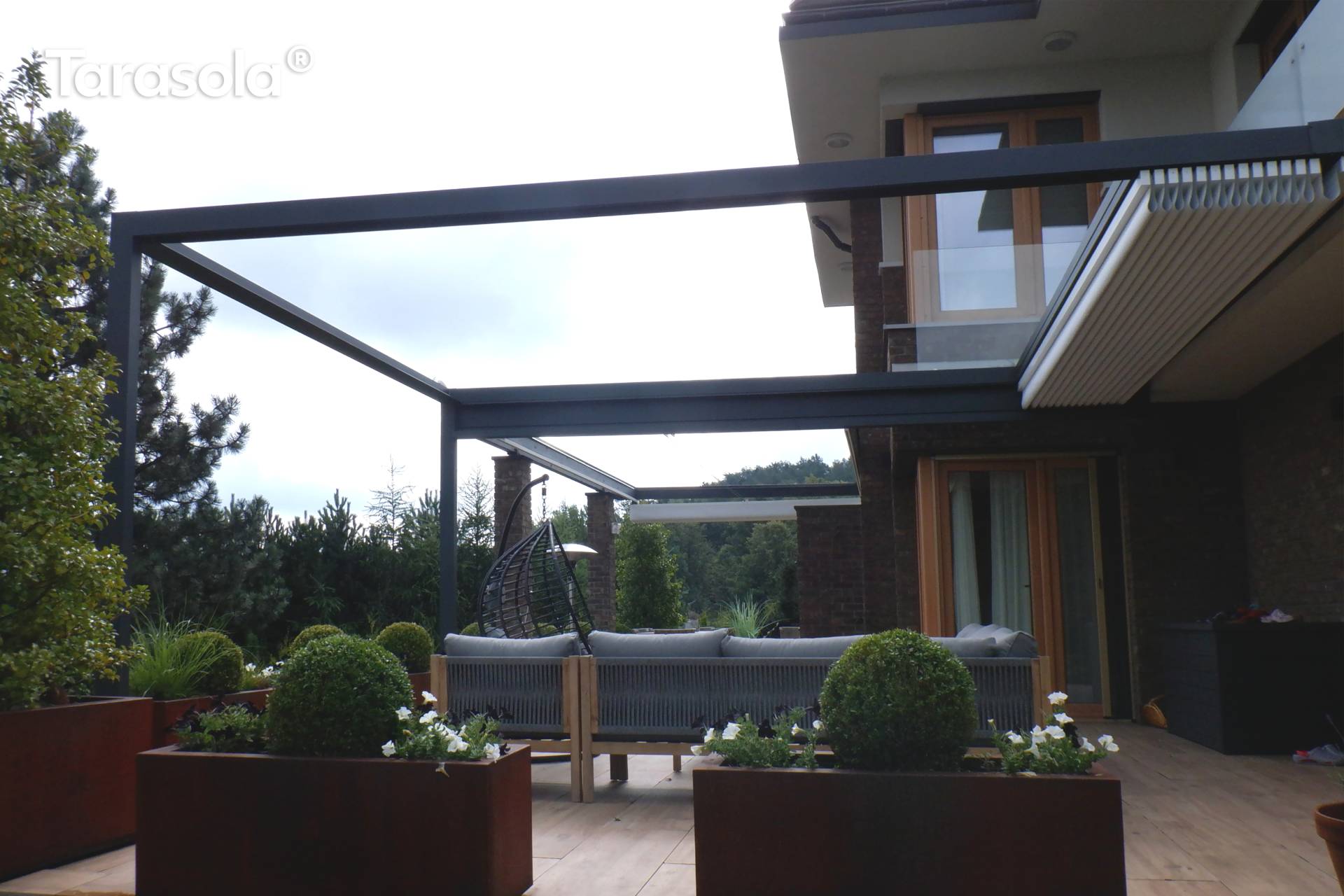 Tarasola Flat ponyvás pergola zárt ponyvával