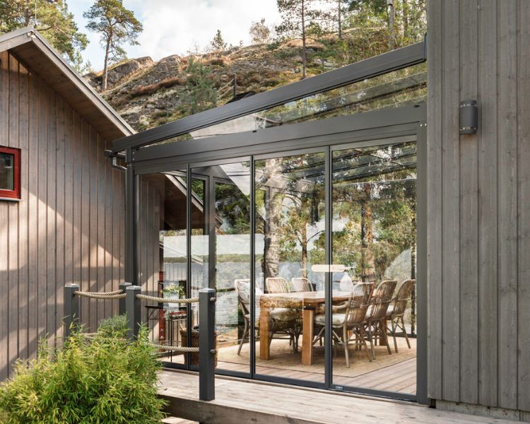 Komfort üvegterasz Solarlux Atrium plus keretes oldalfalakkal