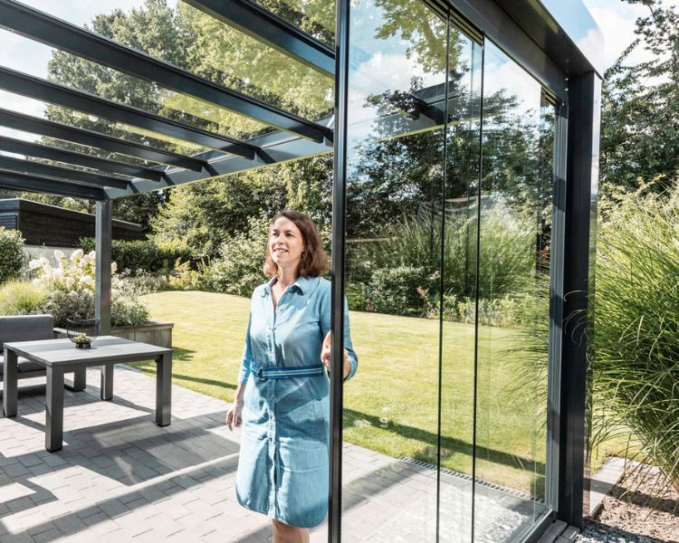 Teraszüvegezés Solarlux Proline S tolható üvegfal
